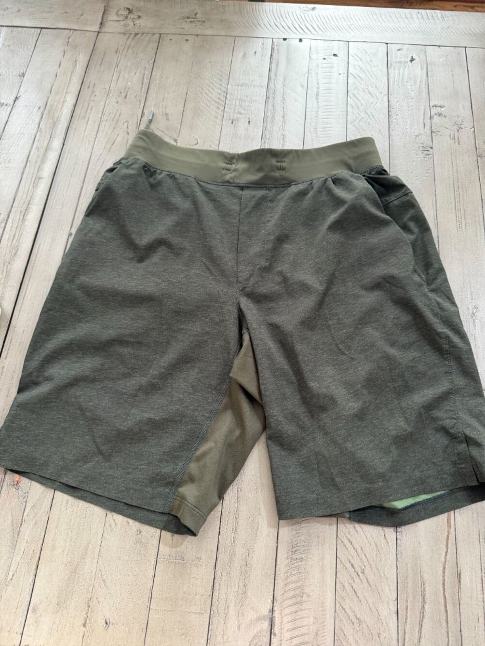 Lululemon T.H.E. Short *Linerless 9" Updated Texture Printed Dark Olive Medium